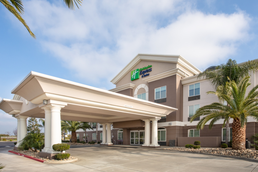 Holiday Inn Express & Suites
