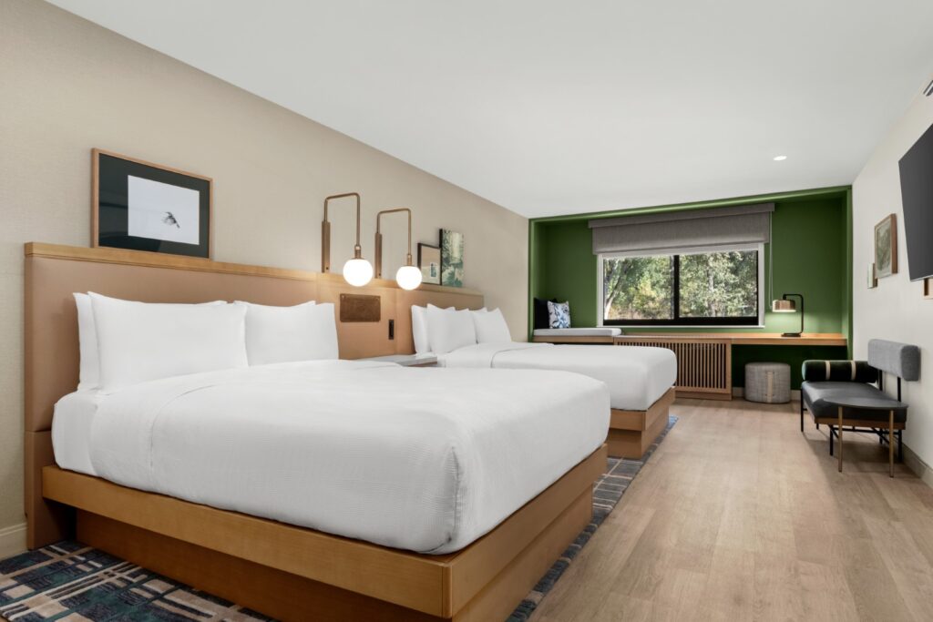 The Inelle — Lounge & Suites